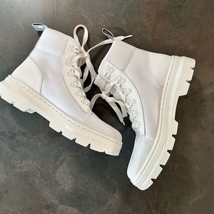 Dr. Martens Combs Boot